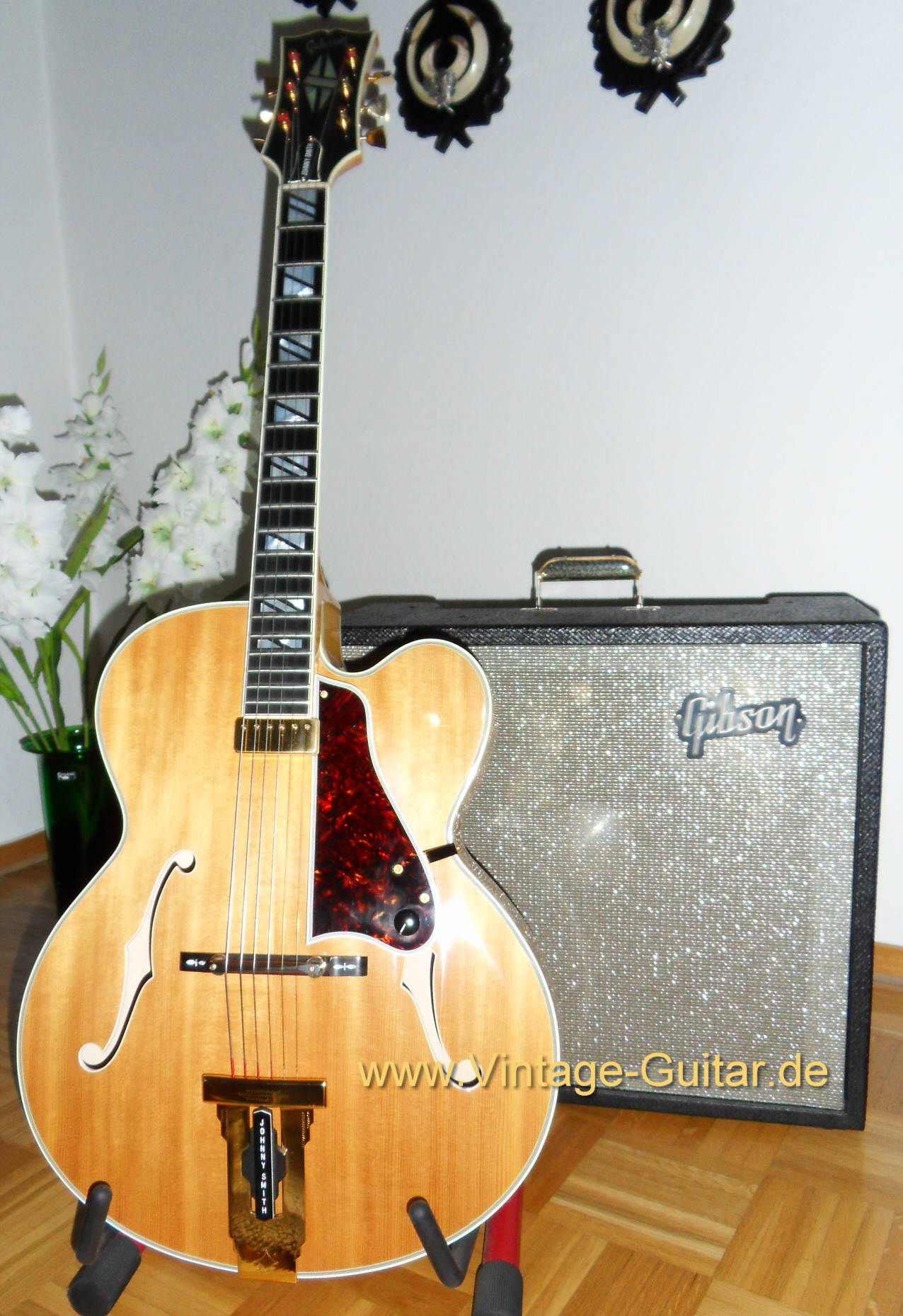 Gibson Johnny Smith 1976 & GA-75 Amp.jpg